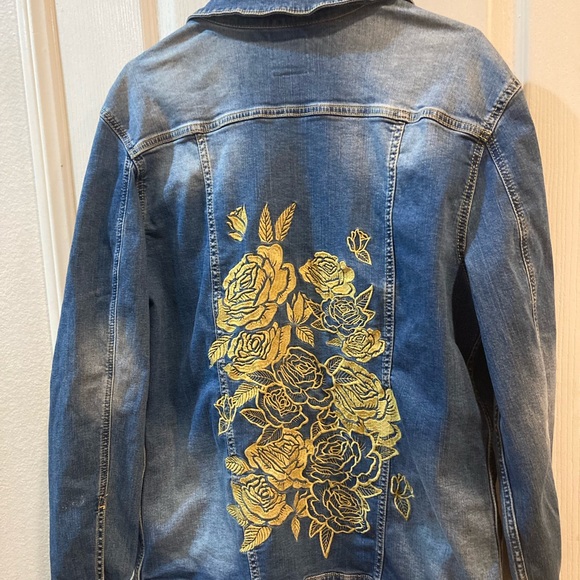 ❤️LuLaRoe Denim Embroidered Jacket - EUC $20 or $15 w/offer - Picture 1 of 10